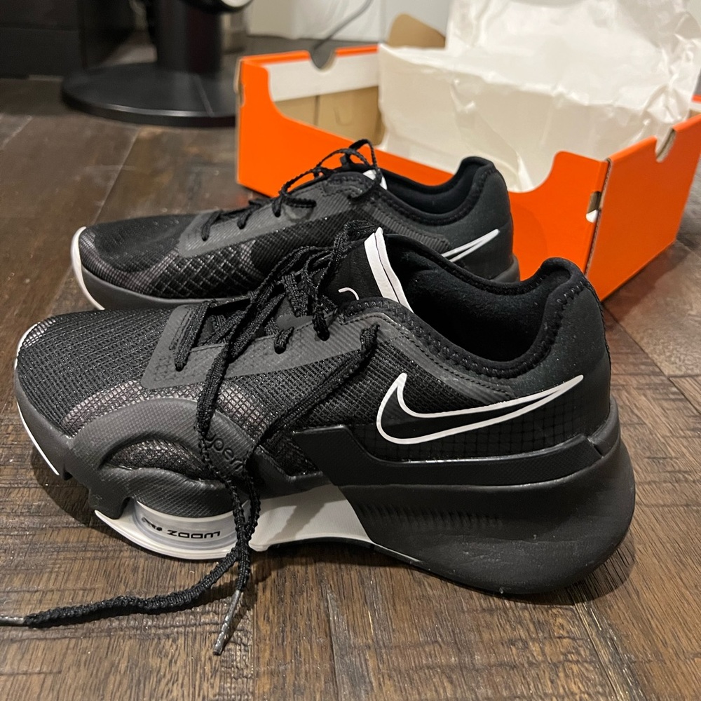 BRAND NEW NIKE AIR ZOOM SUPERREP 3 SNEAKERS!